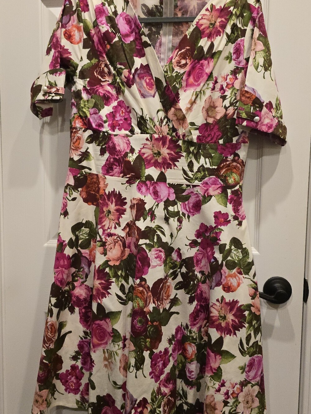 Floral V-Neck Midi Dress in Pink and Green xl